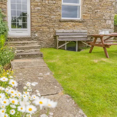 2 Bed In Sedbusk Oc-l44913 *